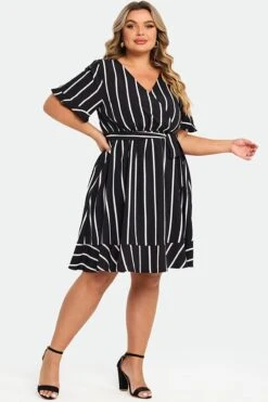 Plus Size Black ＆ White Striped A-Line Midi Dress -Sandy Bikinis Shop c sd037002 5