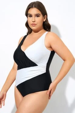 Black And White Plunge V-neckline One Piece Swimsuit -Sandy Bikinis Shop dsc08057