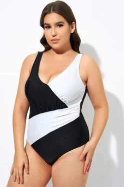 Black And White Plunge V-neckline One Piece Swimsuit -Sandy Bikinis Shop dsc08062
